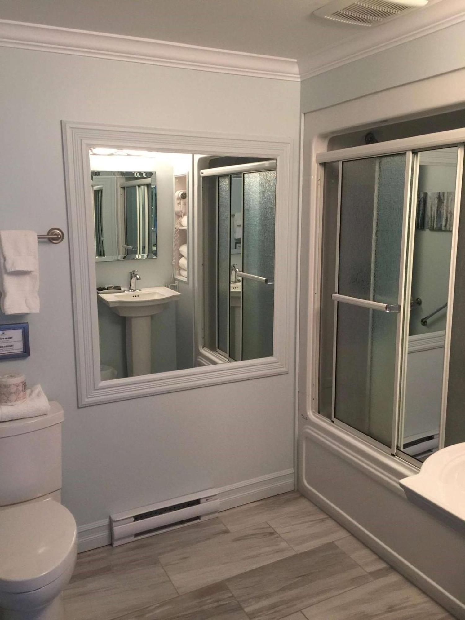 Dannys Hotel Suites; Surestay Collection By Best Western Beresford Chambre photo