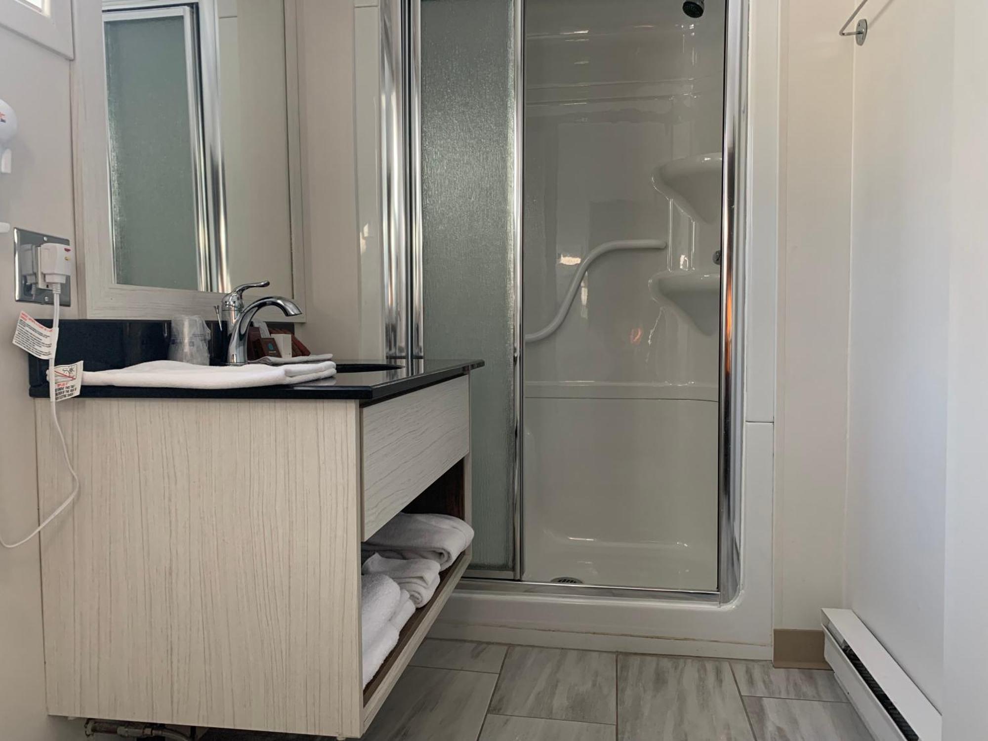 Dannys Hotel Suites; Surestay Collection By Best Western Beresford Extérieur photo